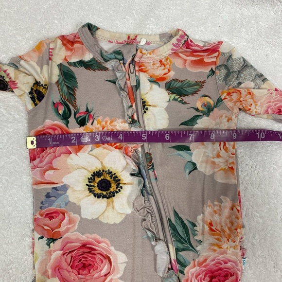 Posh Peanut Jolie Ruffled Zippered Footie floral roses 6/9m - Picture 3 of 6